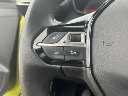 Photo 45 Peugeot 208  PureTech 100 S&S BVM6