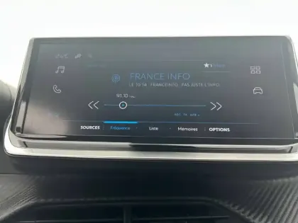Photo 52 Peugeot 208  PureTech 100 S&S BVM6