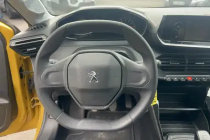 Photo 14 Peugeot 208  PureTech 75 S&S BVM5