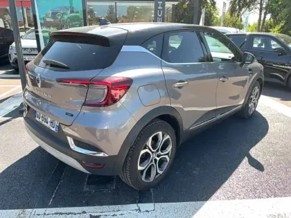 Photo 8 Renault Captur  E-Tech full hybrid 145