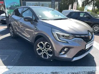 Photo 6 Renault Captur  E-Tech full hybrid 145