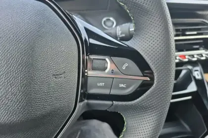 Photo 18 Peugeot 208  Electrique 156 ch 54 kWh