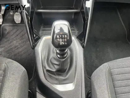 Photo 14 Peugeot 2008  PureTech 100 S&S BVM6