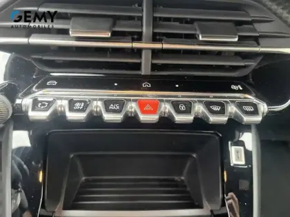 Photo 15 Peugeot 2008  PureTech 100 S&S BVM6