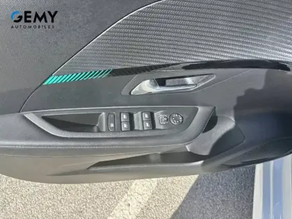 Photo 11 Peugeot 208  Electrique 50 kWh 136ch