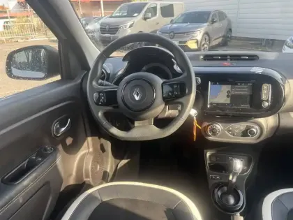Photo 22 Renault Twingo  III E-Tech