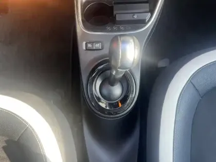 Photo 30 Renault Twingo  III E-Tech