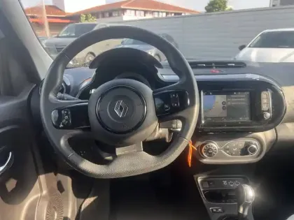 Photo 27 Renault Twingo  III E-Tech