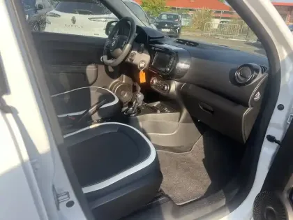 Photo 15 Renault Twingo  III E-Tech