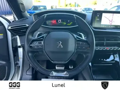 Photo 12 Peugeot 2008  PureTech 130 S&S EAT8