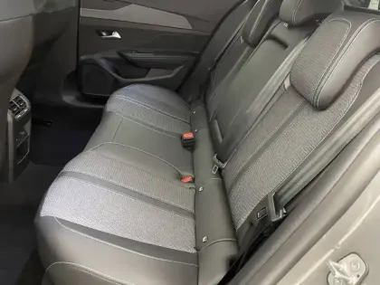 Photo 14 Peugeot 408  Hybrid 136 e-DCS6