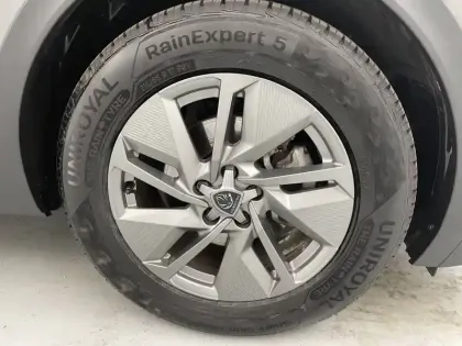 Photo 16 Peugeot 408  Hybrid 136 e-DCS6
