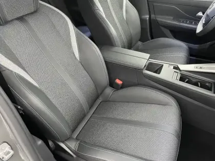 Photo 27 Peugeot 408  Hybrid 136 e-DCS6