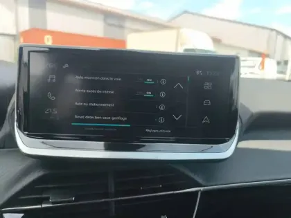 Photo 12 Peugeot 2008  Electrique 54 kWh 156 ch