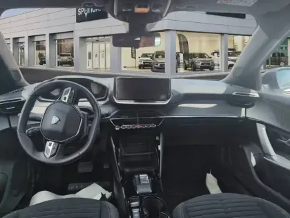 Photo 7 Peugeot 2008  Electrique 54 kWh 156 ch