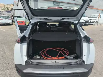 Photo 5 Peugeot 2008  Electrique 54 kWh 156 ch