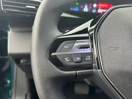 Photo 18 Peugeot 308  SW Hybrid 145 e-DCS6