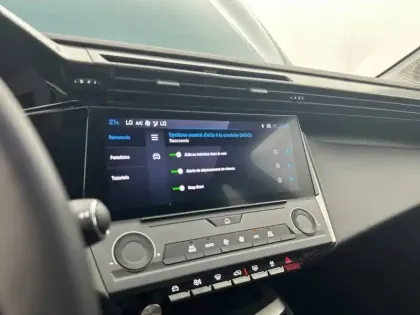 Photo 21 Peugeot 308  SW Hybrid 145 e-DCS6