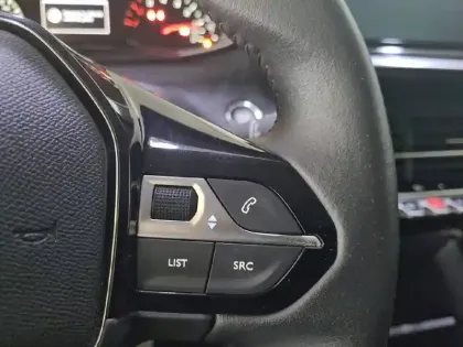 Photo 7 Peugeot 208  PureTech 100 S&S BVM6