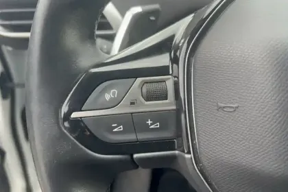 Photo 17 Peugeot 3008  Hybrid 225 e-EAT8