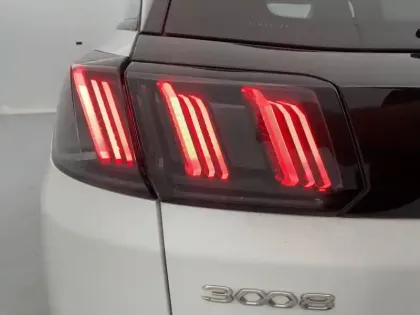Photo 43 Peugeot 3008  Hybrid 225 e-EAT8