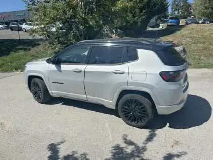 Photo 6 Jeep Compass  1.3 Turbo T4 240ch PHEV 4xe S AT6 eAWD
