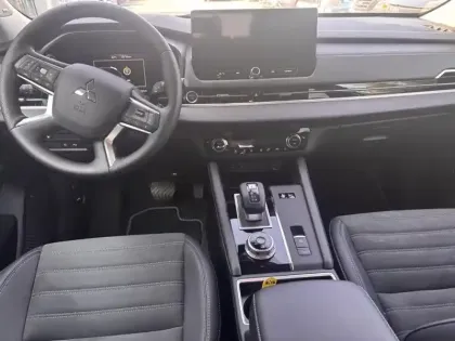 Photo 13 Mitsubishi Outlander  2.4 PHEV 306ch Invite+ 4WD