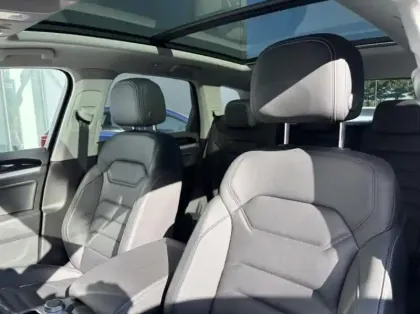 Photo 13 Volkswagen Touareg  3.0 TSI eHybrid 381ch Elegance 4Motion BVA8