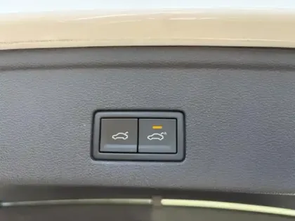 Photo 6 Volkswagen Touareg  3.0 TSI eHybrid 381ch Elegance 4Motion BVA8