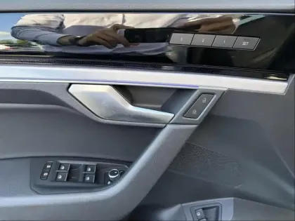 Photo 27 Volkswagen Touareg  3.0 TSI eHybrid 381ch Elegance 4Motion BVA8