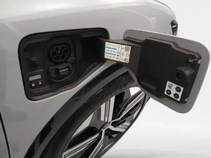 Photo 9 Renault Megane  E-Tech Electric EV60 220ch Iconic optimum charge -C