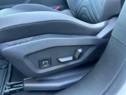 Photo 27 Jeep Compass  1.6 Turbo T4 225ch e-Hybrid Plug-in First Edition BVR7