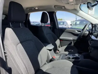 Photo 10 Ford Kuga  2.5 Duratec 180ch Hybrid FlexiFuel Titanium Business Powershift