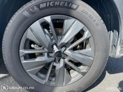 Photo 10 Peugeot 5008  Hybrid 145ch Allure e-DCS6