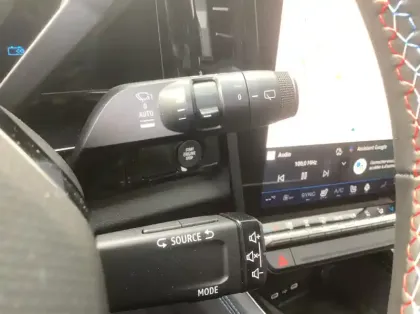 Photo 19 Renault Austral Nouveau full hybrid E-Tech 200 ch Esprit Alpine