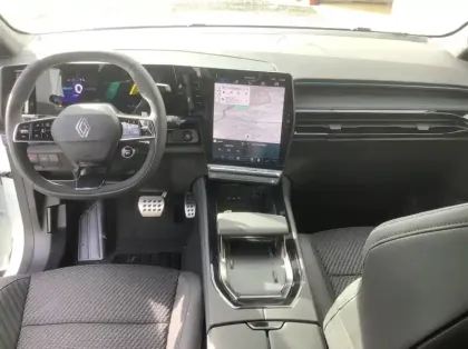 Photo 12 Renault Austral Nouveau full hybrid E-Tech 200 ch Esprit Alpine