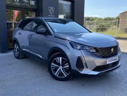 Photo 21 Peugeot 3008 II 1.6 HYBRID 225 E-EAT8 Allure Pack