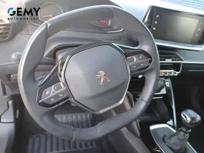 Photo 12 Peugeot 2008  PureTech 100 S&S BVM6