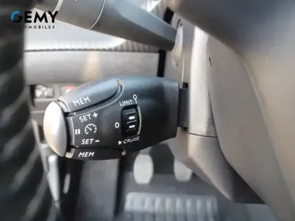 Photo 17 Peugeot 2008  PureTech 100 S&S BVM6