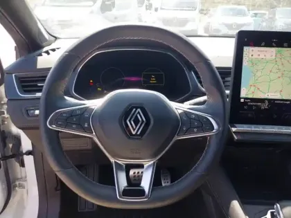 Photo 10 Renault Captur  E-Tech full hybrid 145 ch