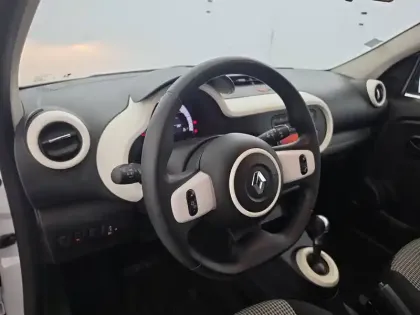 Photo 31 Renault Twingo  III E-Tech