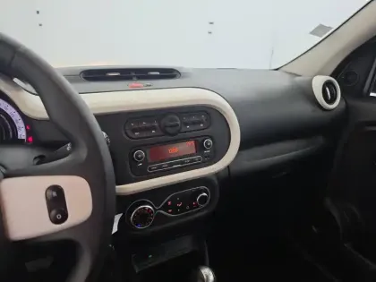 Photo 176 Renault Twingo  III E-Tech