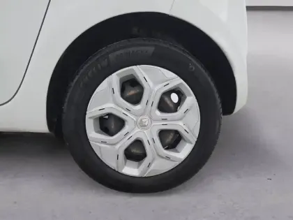 Photo 82 Renault Twingo  III E-Tech