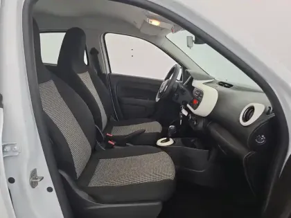 Photo 170 Renault Twingo  III E-Tech