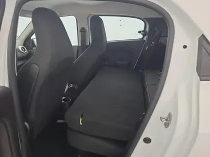 Photo 39 Renault Twingo  III E-Tech