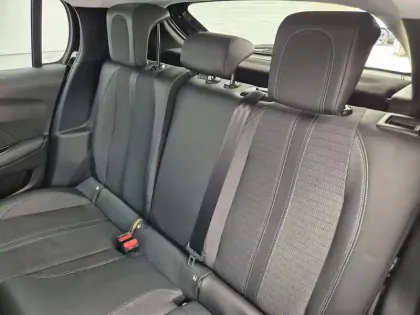 Photo 9 Peugeot 208  Electrique 50 kWh 136ch