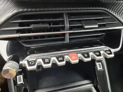 Photo 14 Peugeot 208  Electrique 50 kWh 136ch