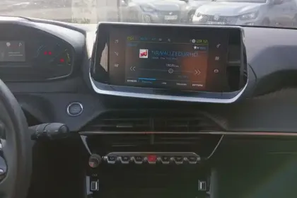 Photo 37 Peugeot 208  Electrique 50 kWh 136ch
