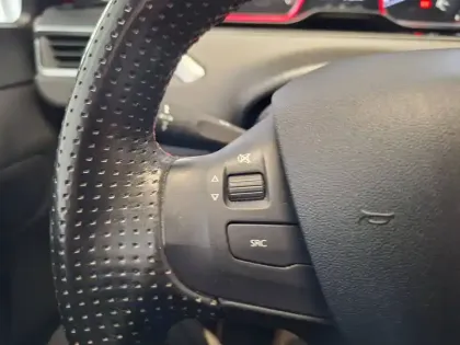 Photo 30 Peugeot 2008  PureTech 110ch S&S EAT6