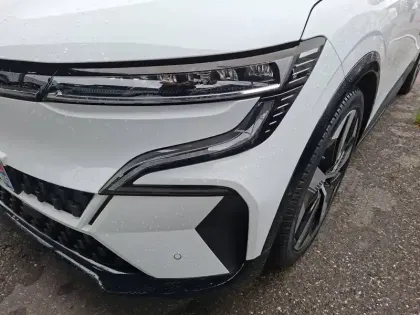 Photo 38 Renault Megane  E-Tech EV60 220 ch optimum charge